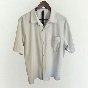 Lululemon Airing Easy Men's Med Button Down Short Sleeve Shirt Green Grey Casual